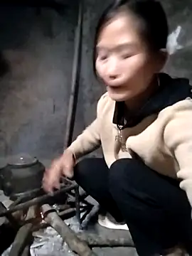 Snapshot of abigail-00 chatting on 11/23/25, 10:42 abigail-00 online show from 11/23/25, 10:42