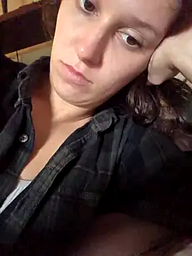 Snapshot of brunettebabexo3 chatting on 10/26/25, 09:31 brunettebabexo3 online show from 10/26/25, 09:31