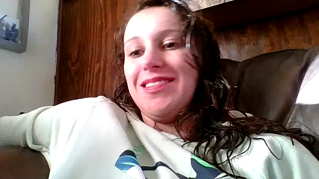 brunettebabexo3 online show from 12/16/25, 02:00