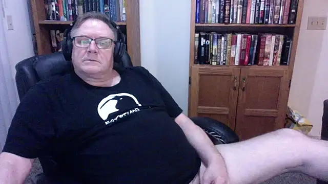 Snapshot of Vinyl22@xh chatting on 05/19/26, 03:46 Vinyl22xh online show from 05/19/26, 03:46