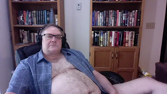 Snapshot of Vinyl22@xh chatting on 05/19/26, 06:47 Vinyl22xh online show from 05/19/26, 06:47