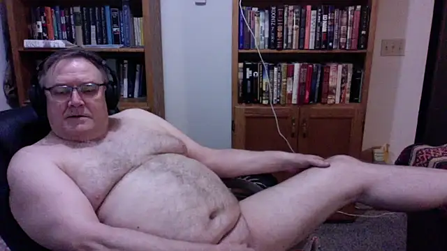 Snapshot of Vinyl22@xh chatting on 06/20/26, 03:53 Vinyl22xh online show from 06/20/26, 03:53