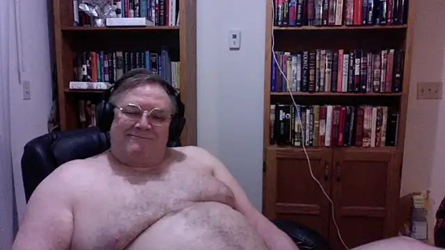 Snapshot of Vinyl22@xh chatting on 06/22/26, 03:25 Vinyl22xh online show from 06/22/26, 03:25