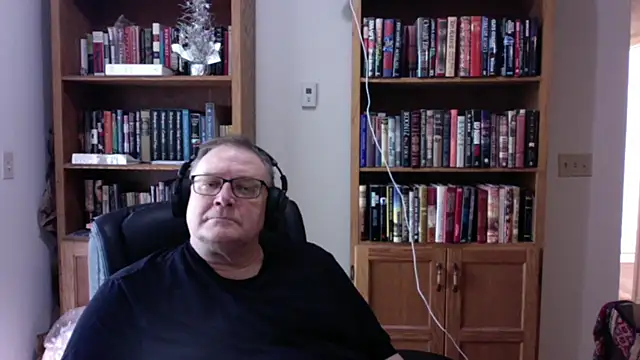 Snapshot of Vinyl22@xh chatting on 07/01/26, 09:36 Vinyl22xh online show from 07/01/26, 09:36