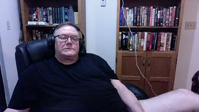 Snapshot of Vinyl22@xh chatting on 07/02/26, 03:23 Vinyl22xh online show from 07/02/26, 03:23