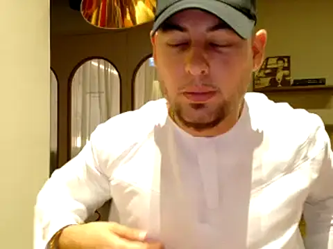 Snapshot of maximus888A chatting on 09/23/25, 04:21 maximus888A online show from 09/23/25, 04:21