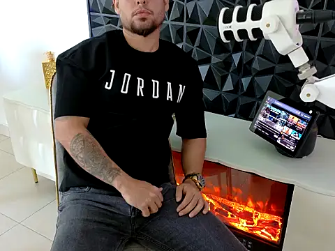 Snapshot of maximus888A chatting on 10/21/25, 08:48 maximus888A online show from 10/21/25, 08:48