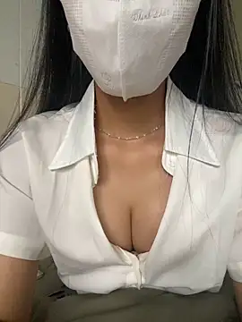 Linh247380 online show from 10/11/25, 04:01