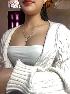 Linh247380 online show from 12/17/25, 01:11