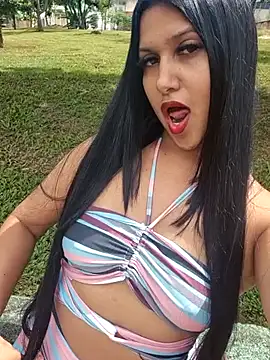 Snapshot of graziele00 chatting on 03/26/26, 04:56 graziele00 online show from 03/26/26, 04:56