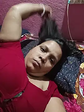 Snapshot of reya743 chatting on 11/15/25, 10:12 reya743 online show from 11/15/25, 10:12