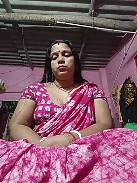 Snapshot of reya743 chatting on 11/27/25, 03:58 reya743 online show from 11/27/25, 03:58