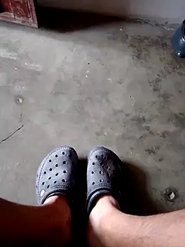 Snapshot of SALCEDO_041198 chatting on 10/31/25, 11:33 SALCEDO 041198 online show from 10/31/25, 11:33