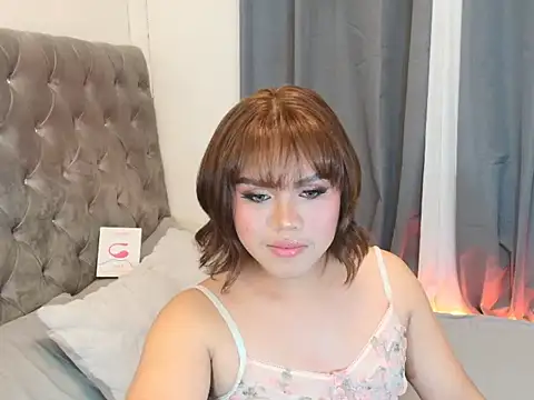 Snapshot of yayakashuu chatting on 10/23/25, 01:54 yayakashuu online show from 10/23/25, 01:54