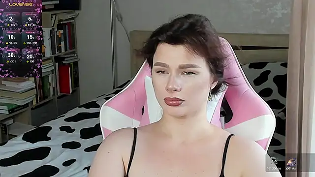 Snapshot of bbJ_one chatting on 07/07/26, 07:23 bbJ one online show from 07/07/26, 07:23