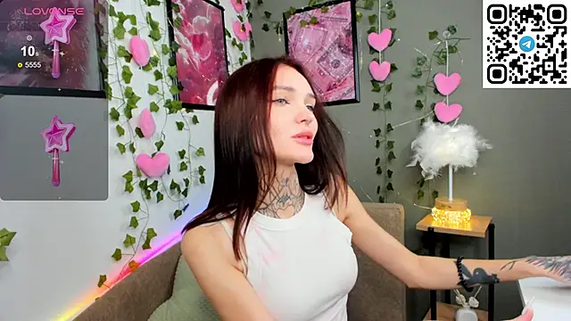 Snapshot of Selena_Lune chatting on 09/26/25, 01:53 Selena Lune online show from 09/26/25, 01:53