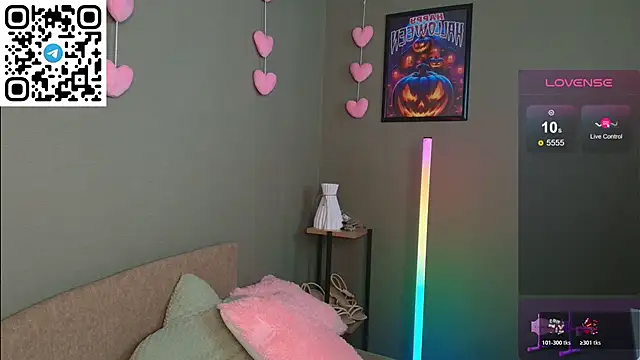 Snapshot of Selena_Lune chatting on 11/06/25, 02:34 Selena Lune online show from 11/06/25, 02:34