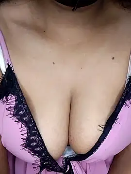 LylyCii96 online show from 10/26/25, 04:40