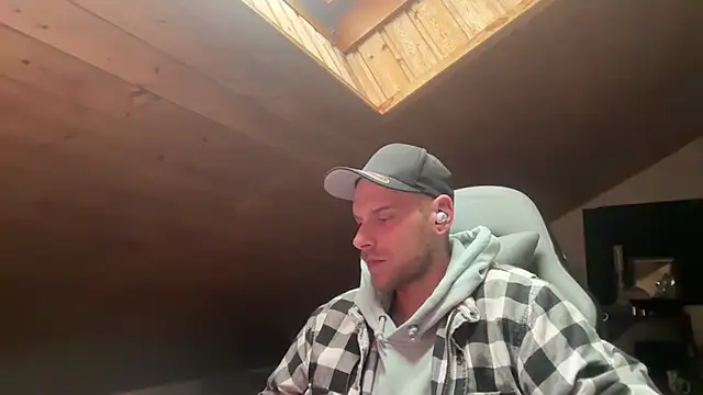 Snapshot of northboy91 chatting on 04/13/26, 04:45 northboy91 online show from 04/13/26, 04:45