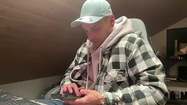 Snapshot of northboy91 chatting on 04/14/26, 10:21 northboy91 online show from 04/14/26, 10:21