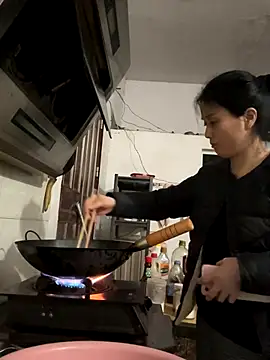 Snapshot of aoyo66 chatting on 10/27/25, 11:25 aoyo66 online show from 10/27/25, 11:25