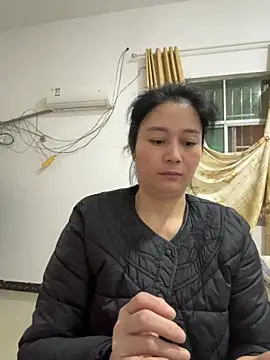 Snapshot of aoyo66 chatting on 10/30/25, 11:05 aoyo66 online show from 10/30/25, 11:05