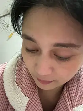 Snapshot of aoyo66 chatting on 11/04/25, 12:04 aoyo66 online show from 11/04/25, 12:04