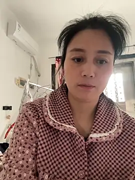 Snapshot of aoyo66 chatting on 11/06/25, 01:06 aoyo66 online show from 11/06/25, 01:06