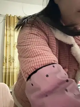 Snapshot of aoyo66 chatting on 11/17/25, 11:10 aoyo66 online show from 11/17/25, 11:10