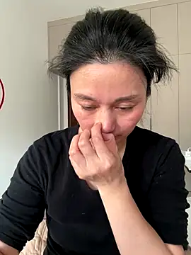 Snapshot of aoyo66 chatting on 11/29/25, 12:24 aoyo66 online show from 11/29/25, 12:24