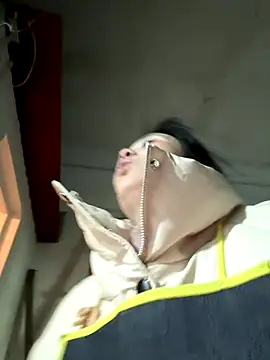 Snapshot of aoyo66 chatting on 12/14/25, 12:38 aoyo66 online show from 12/14/25, 12:38