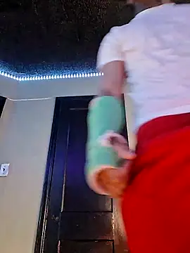 Snapshot of Painstickwes chatting on 04/23/26, 09:28 Painstickwes online show from 04/23/26, 09:28