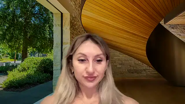 Snapshot of Velirith chatting on 10/06/25, 04:37 Velirith online show from 10/06/25, 04:37