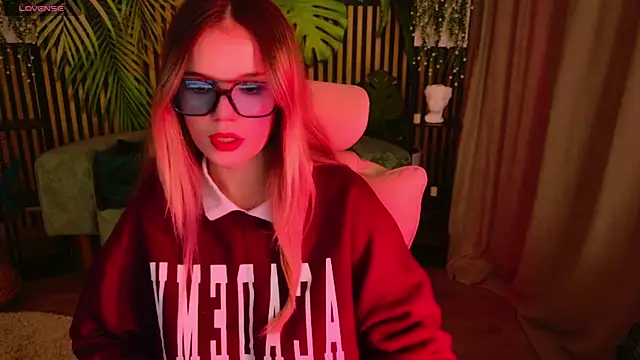 KellyHayden online show from 12/01/25, 06:24