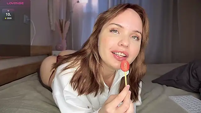 Snapshot of catherine__meow chatting on 09/24/25, 08:28 catherine meow online show from 09/24/25, 08:28