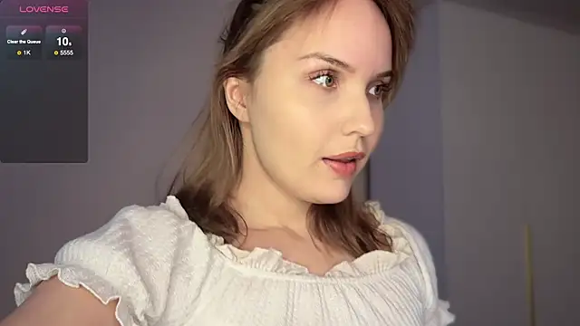 Snapshot of catherine__meow chatting on 11/15/25, 07:27 catherine meow online show from 11/15/25, 07:27