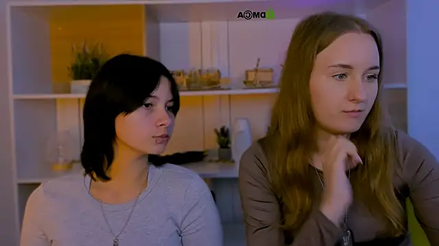 liana purr online show from 10/11/25, 11:53