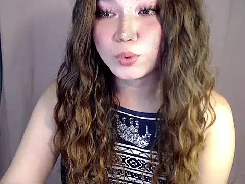 Eyes-on-me online show from 11/23/25, 04:18