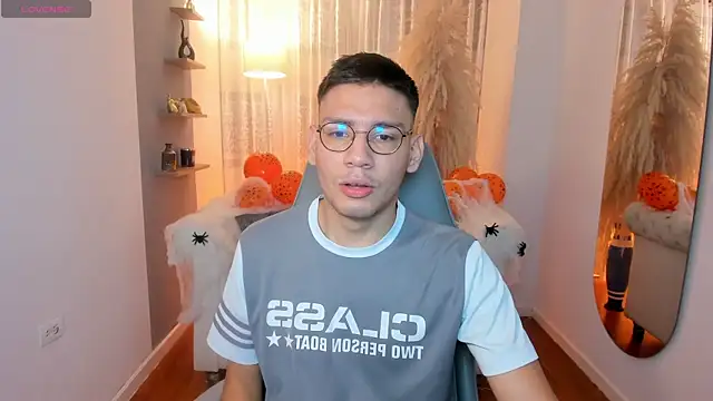 marcuswildx online show from 10/03/25, 12:46