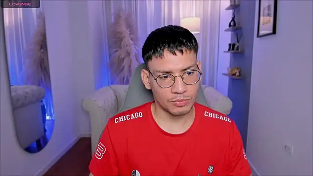 Snapshot of marcuswildx chatting on 11/27/25, 01:57 marcuswildx online show from 11/27/25, 01:57