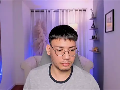 Snapshot of marcuswildx chatting on 11/28/25, 02:20 marcuswildx online show from 11/28/25, 02:20