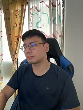 Snapshot of marcuswildx chatting on 12/04/25, 12:03 marcuswildx online show from 12/04/25, 12:03