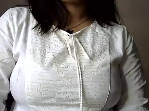 Aaliya02 online show from 11/08/25, 02:06