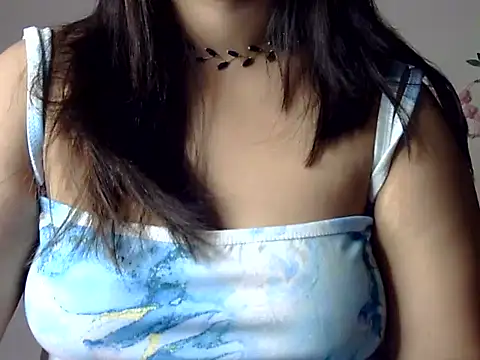 Aaliya02 online show from 11/11/25, 08:14