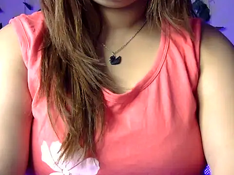 Snapshot of Aaliya02 chatting on 02/13/26, 10:33 Aaliya02 online show from 02/13/26, 10:33