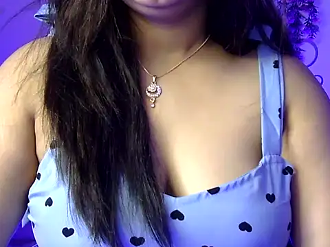 Snapshot of Aaliya02 chatting on 04/09/26, 03:17 Aaliya02 online show from 04/09/26, 03:17