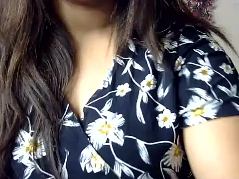Snapshot of Aaliya02 chatting on 06/04/26, 11:22 Aaliya02 online show from 06/04/26, 11:22