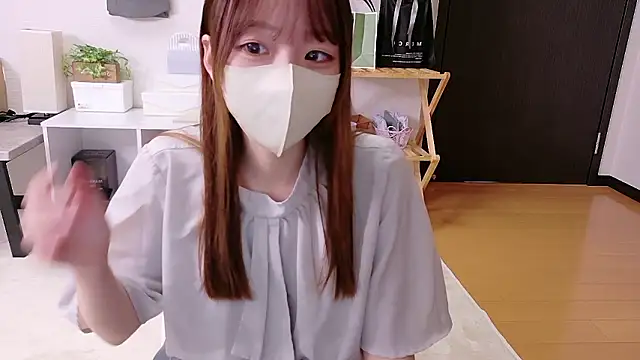 saku sakura  online show from 10/05/25, 04:00