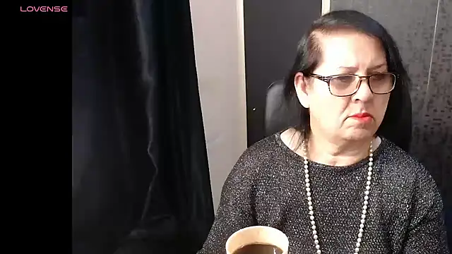 Snapshot of MissSanjanne chatting on 04/15/26, 02:29 MissSanjanne online show from 04/15/26, 02:29