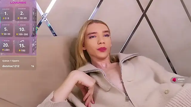 Snapshot of RobertDevine chatting on 11/13/25, 03:49 RobertDevine online show from 11/13/25, 03:49